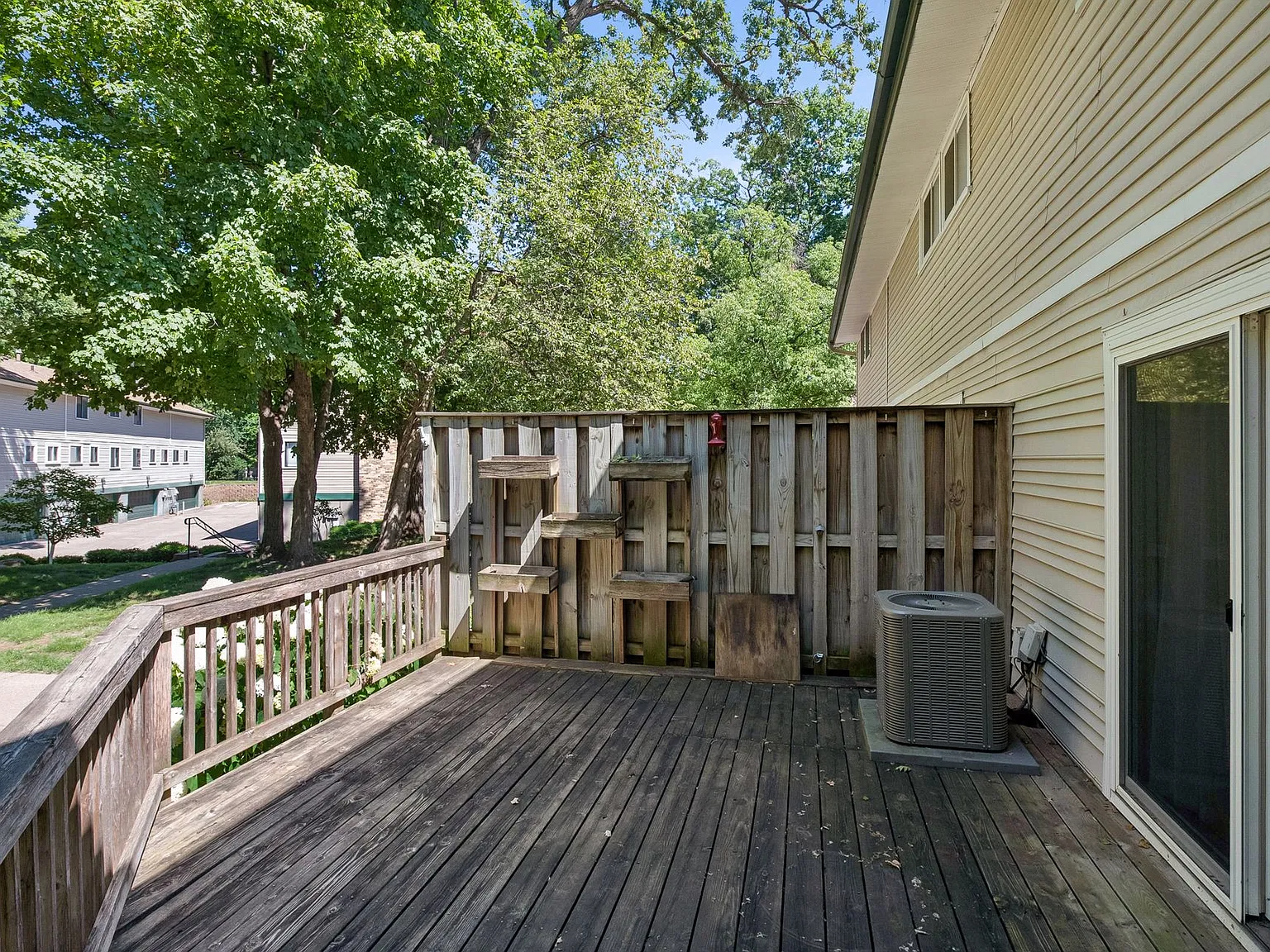 2 bed, 1054 sqft, $1,000 — Photo 2