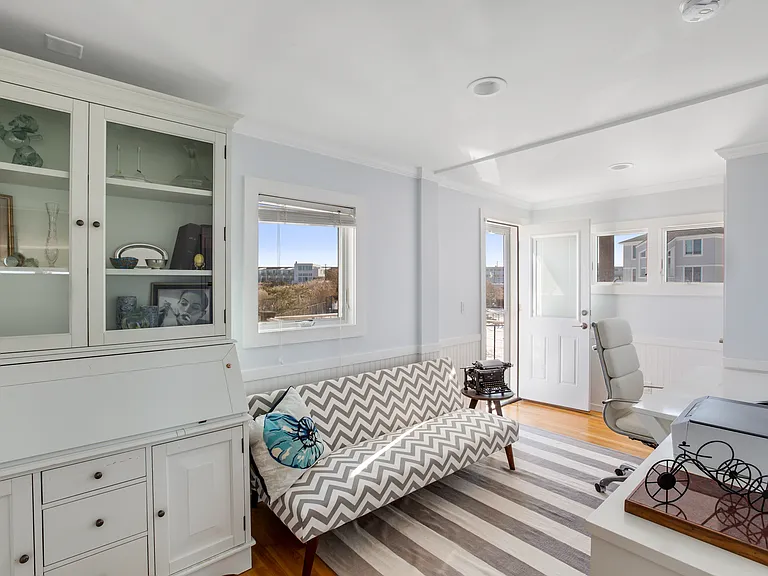 570 Dune Rd — Photo 10