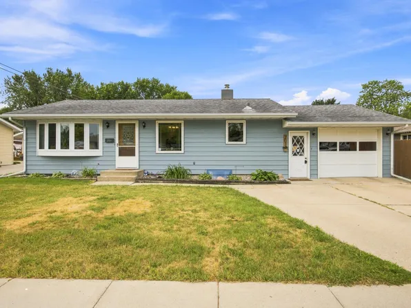 207 7th Ave E, West Fargo, ND 58078
