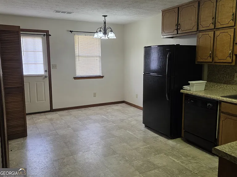 8437 Pineland Dr — Photo 6