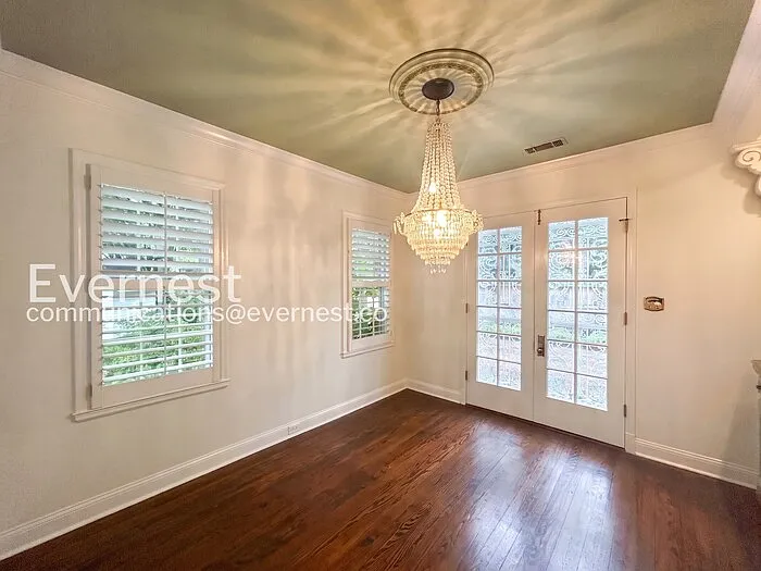 756 S Willett St — Photo 8
