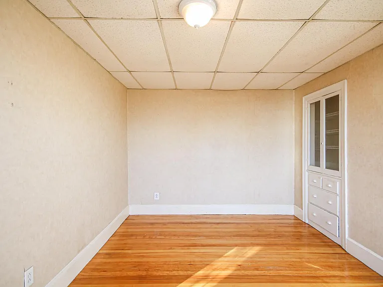 29 Saint Lawrence St #2 — Photo 15