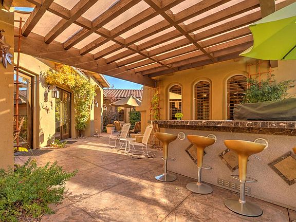 Outdoor kitchen