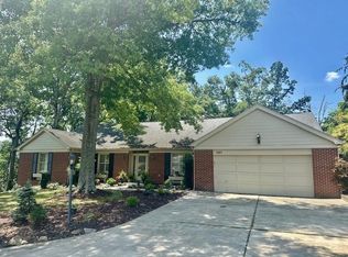 151 Camelot Dr, Huntington, WV 25701