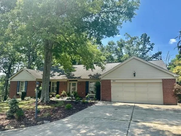151 Camelot Dr, Huntington, WV 25701