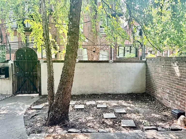 320 S 12th St — Photo 13