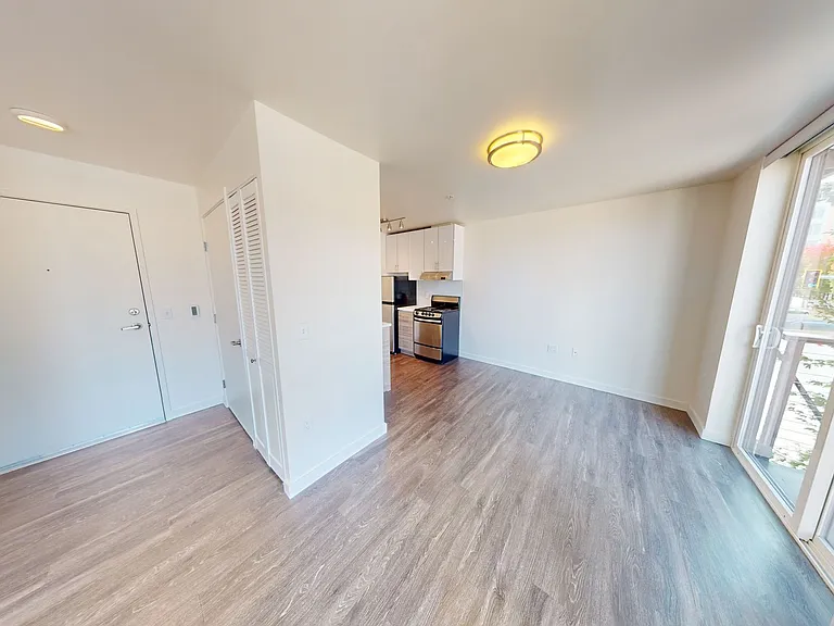 Hamilton- Your Bright, Modern City Home! — Photo 68