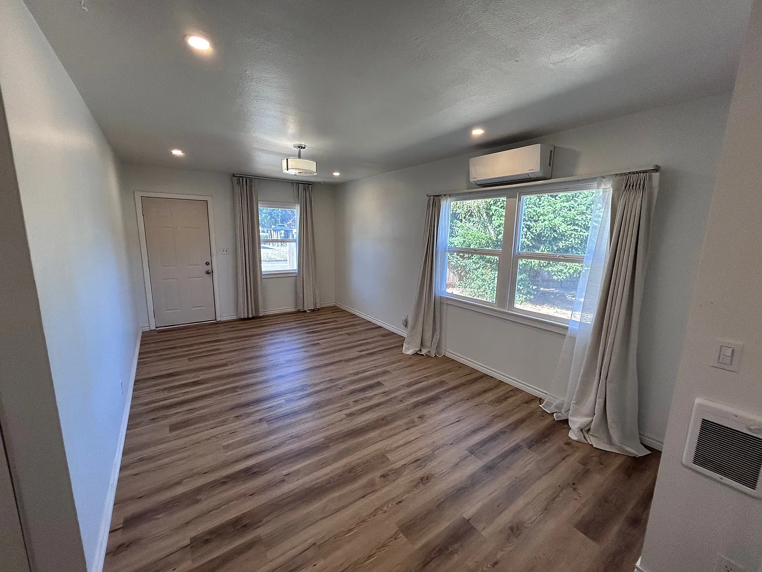 1 bed, 600 sqft, $1,600 — Photo 3