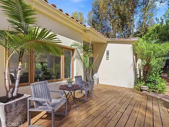 3rd image of 3635 Serra Rd