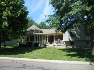 413 E Chestnut St, Odessa, MO 64076
