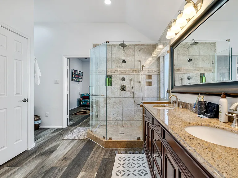8317 Greenfield Dr — Photo 8