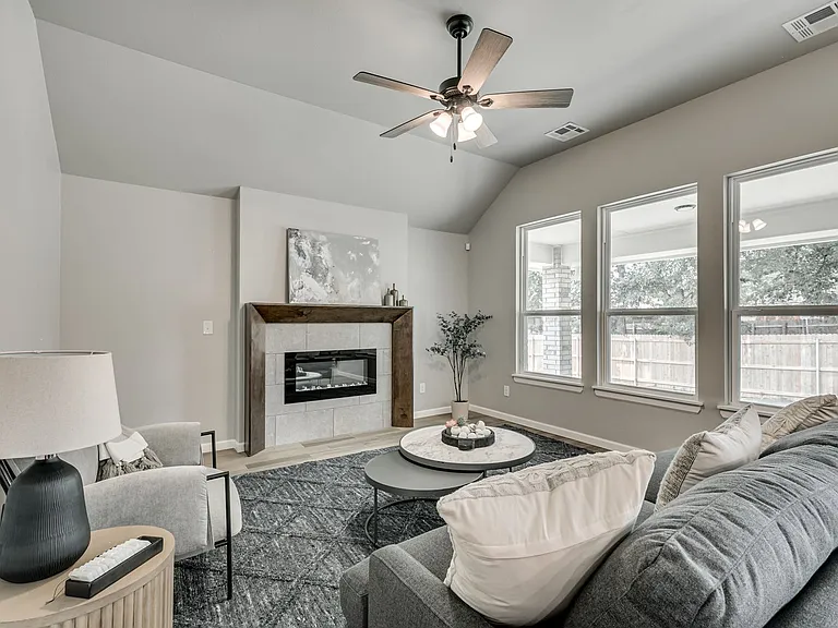 1007 Magnolia Dr — Photo 3