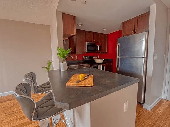 4th image of 4949 W Pine Blvd APT 8M