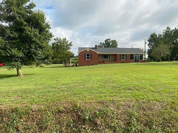 2nd image of 819 Old Smith Chapel Rd