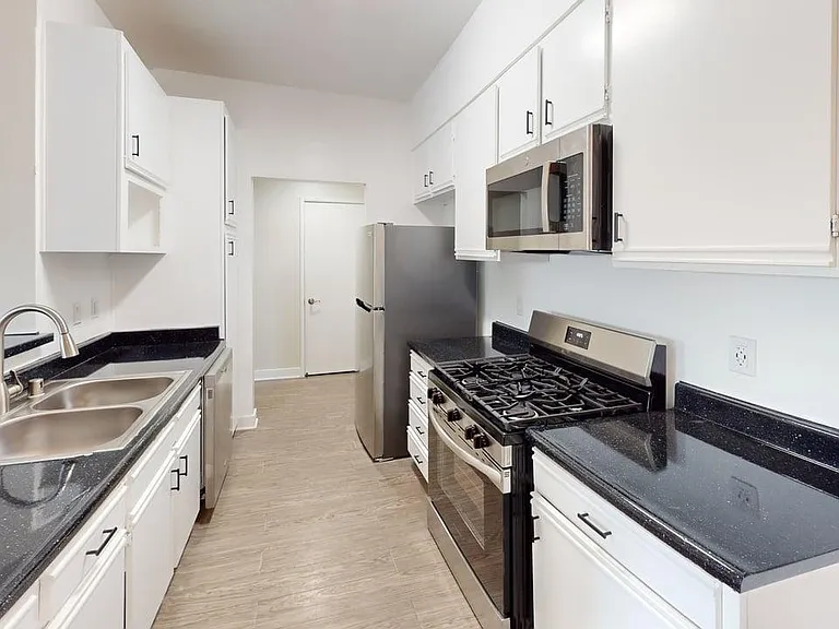 Citronia Luxe Towers Apartments — Photo 4