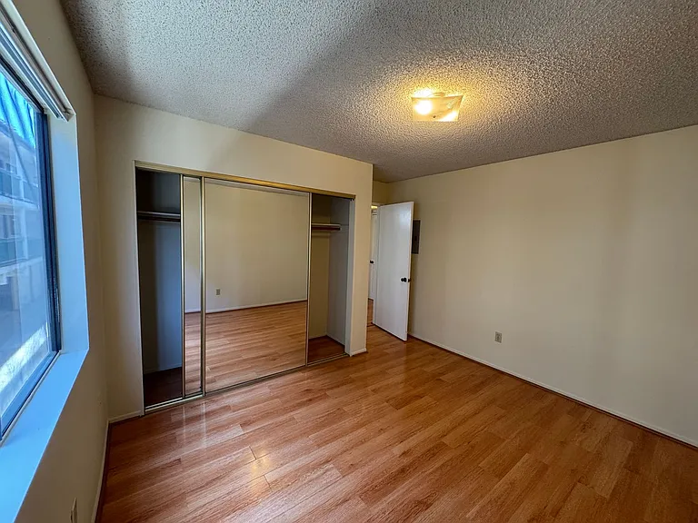 1004 E Garfield Ave — Photo 14