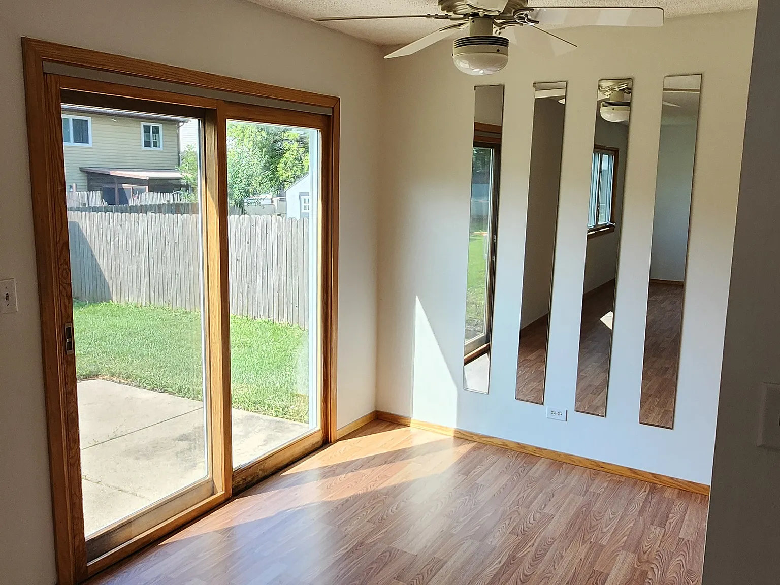 3 bed, 1.5 bath, 1268 sqft, $2,400 — Photo 4