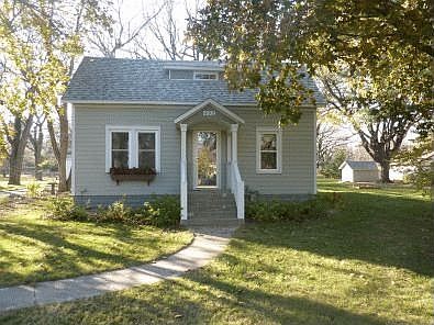1st image of 2239 Saint Stephen St