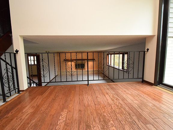 5th image of 3711 E 34th Ave