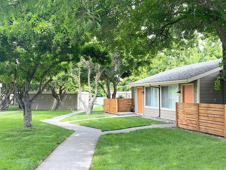 Park View Apartments — Photo 22
