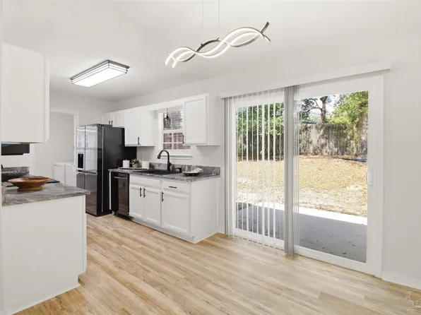 5327 Overbrook Dr, Milton, FL 32570