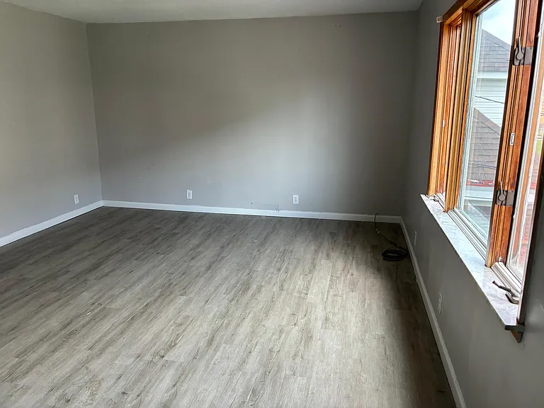 1102 Valley St #B — Photo 11