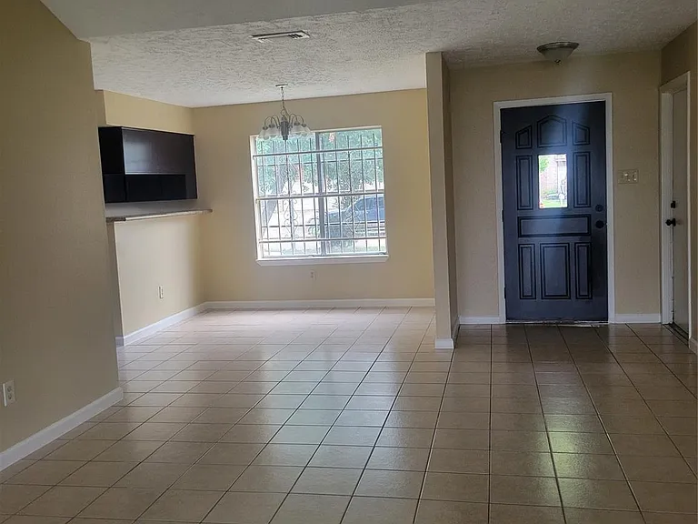 19330 Cypress Bay Dr — Photo 4