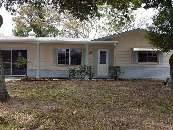 3439 Kimberly Oaks Dr, Holiday, FL 34691