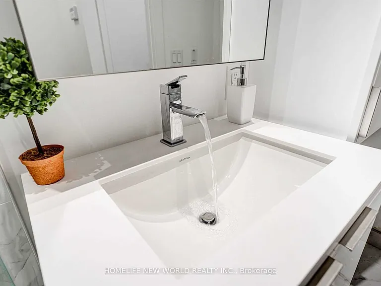 77 Shuter St #909 — Photo 13