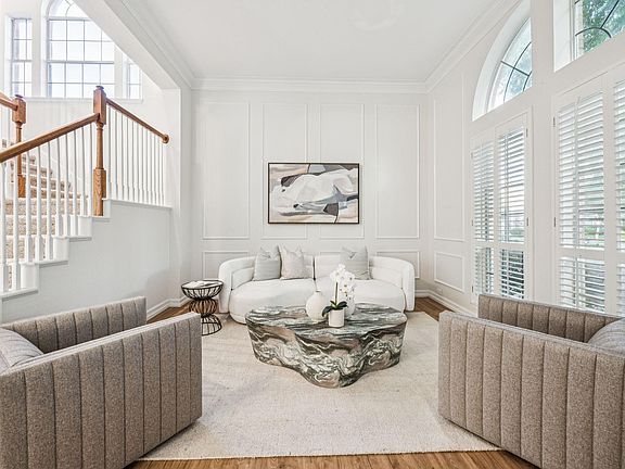 3rd image of 700 Dover Pl