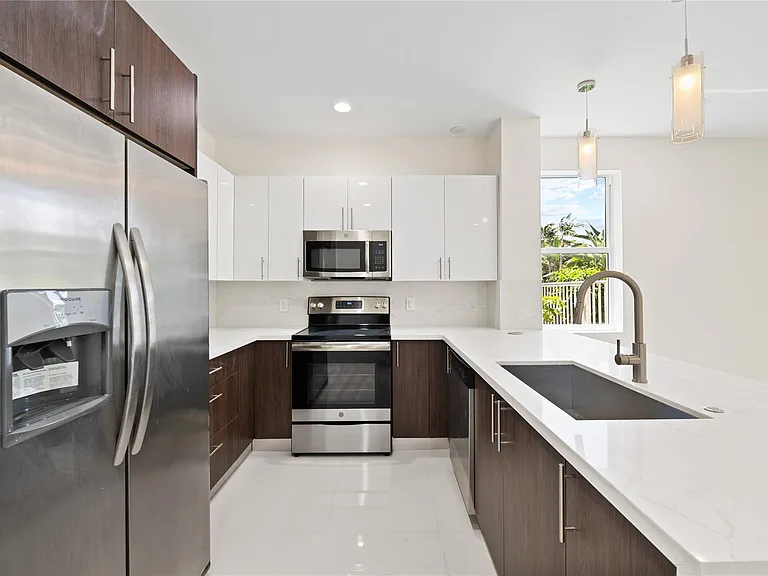 1434 SW 4th Ave #1434 — Photo 4