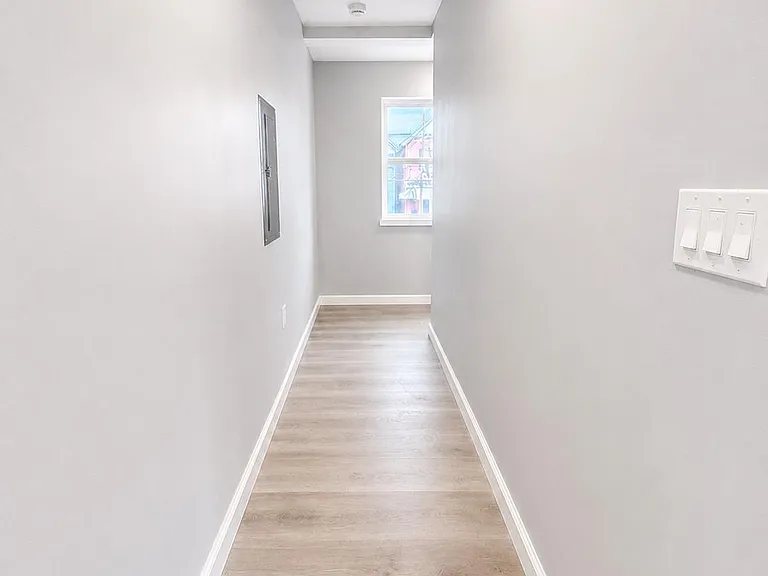 273 Oak St #2 — Photo 8