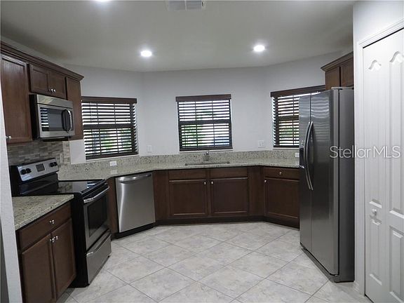 4th image of 1141 Bowline St
