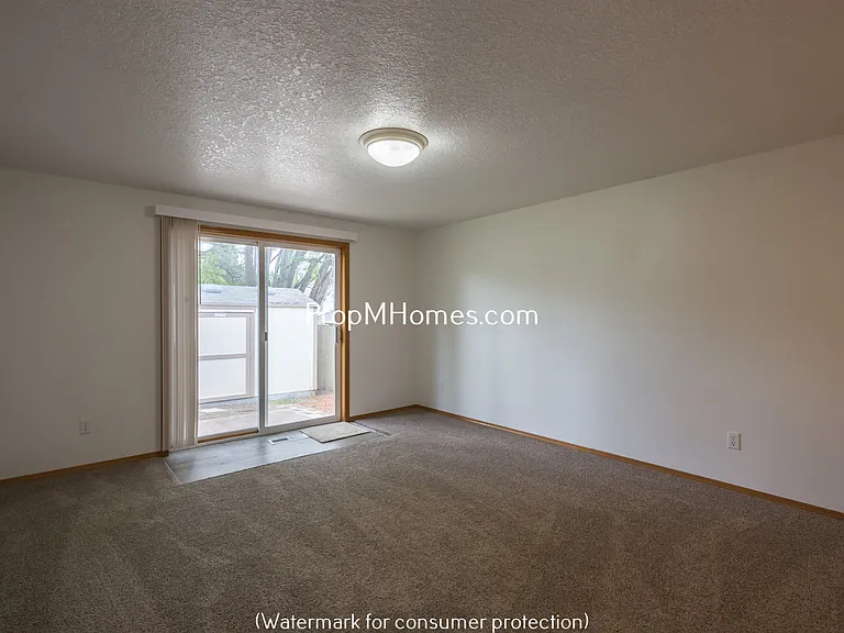 20765 SW Eggert Way — Photo 8