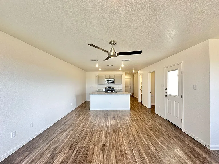 5913 Betty Lou Dr — Photo 8