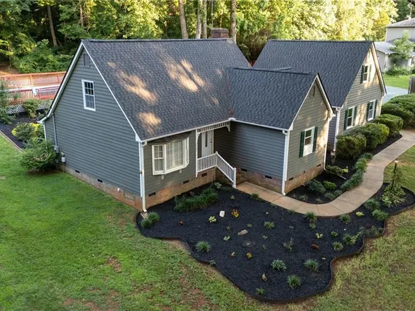 3962 Kimesville Rd, Burlington, NC 27215