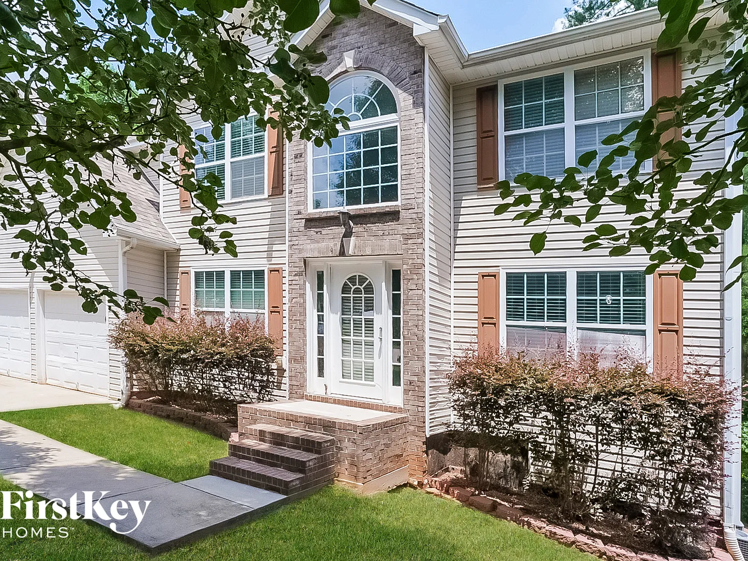 5 bed, 3.0 bath, 3053 sqft, $3,055 — Photo 2