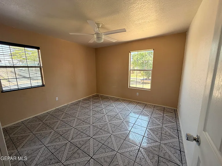 12760 Crisantemo Dr — Photo 10