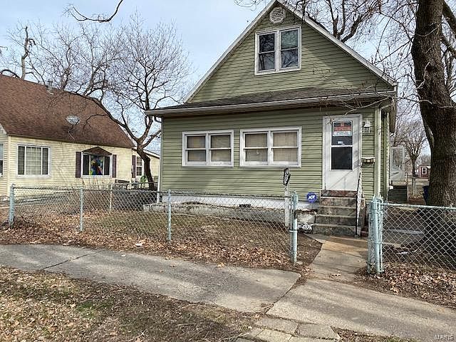 2nd image of 2026 Bryan Ave