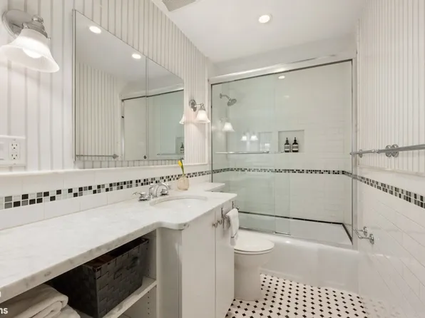 260 West Tenth Street image 5 of 6