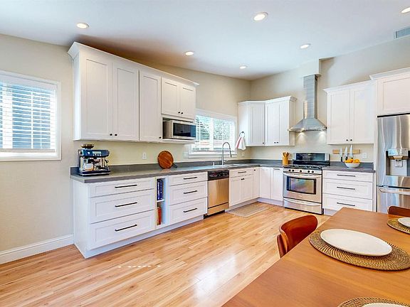 3rd image of 2400 Copperfield Drive