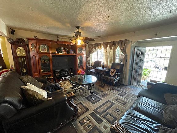 4th image of 725 Peter Pan Ave