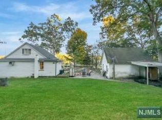 65 Fredericks St, Wanaque, NJ 07465
