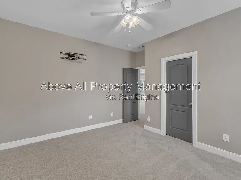 8313 Henderson Rd — Photo 39
