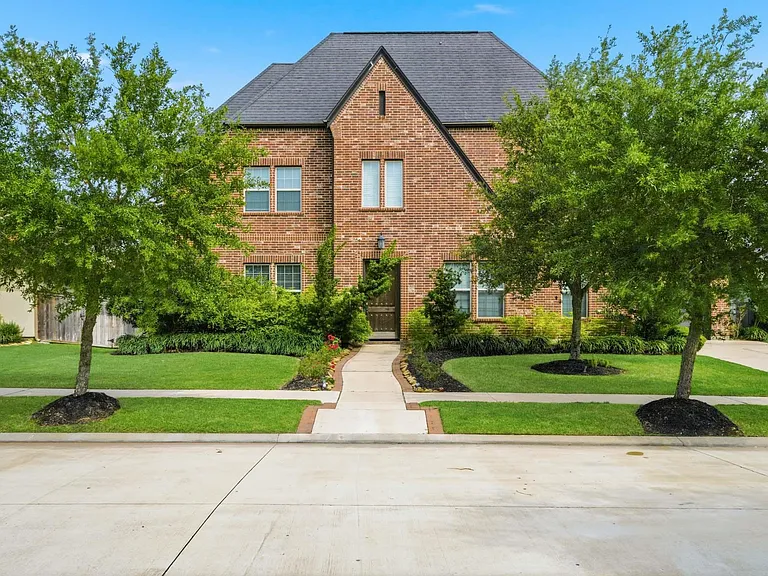 5735 Genoa Springs Ln — Photo 1