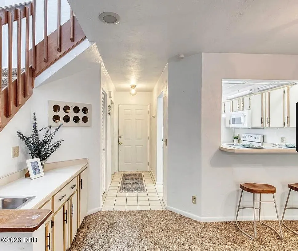 2 bed, 2.5 bath, 1316 sqft, $1,750 — Photo 3