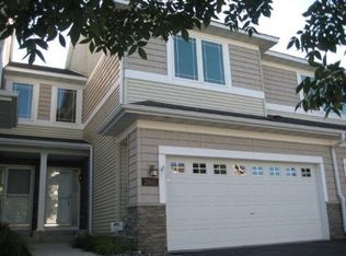2803 Spy Glass Dr, Chaska, MN 55318