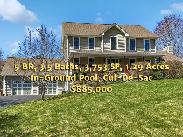 8 Cranberry Lane, East Lyme, CT 06333