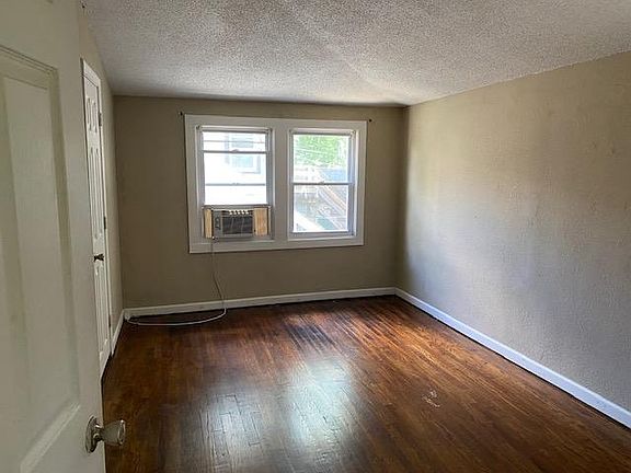 4th image of 5534 Lydia Ave