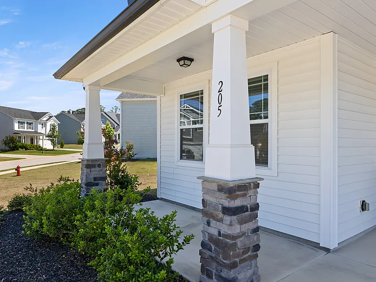 205 Mallard Loop Dr — Photo 2